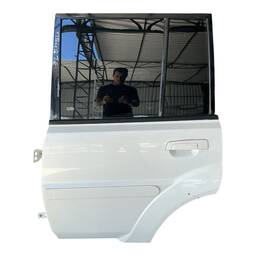 PORTA TRASEIRA ESQUERDA PAJERO TR4 2010 A 2015 ORIGINAL