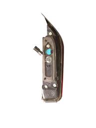 LANTERNA TRASEIRA DIREITA FASTBACK 2022/ (MALA)