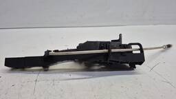 CAVALETE MAÇANETA DIANTEIRA ESQUERDA BMW 118I 2010 A 2016