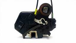 FECHADURA PORTA TRASEIRA ESQ COROLLA 03 A 08 HILUX SW4 06/15