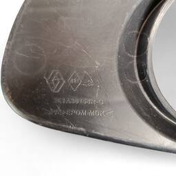 MOLDURA FAROL DE MILHA LADO ESQUERDO SANDERO STEPWAY 2013