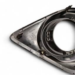 MOLDURA FAROL MILHA DIREITO TOYOTA HILUX