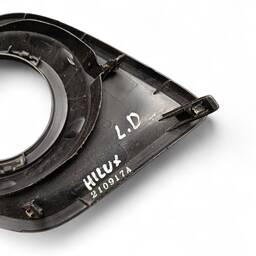 MOLDURA FAROL MILHA DIREITO TOYOTA HILUX