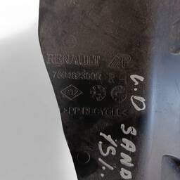 ACABAMENTO PORTA MALAS LADO DIREITO RENAULT SANDERO 2015