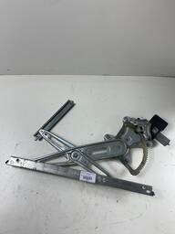 Máquina de Vidro Porta Dianteira Esquerda Corolla Cross 22/