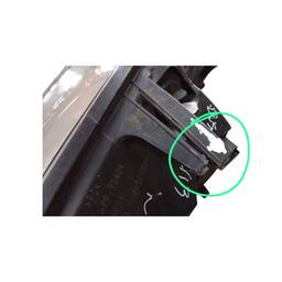 FAROL ESQUERDO DUSTER 2012 A 2015 (DETALHES) 