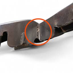 GUIA SUPORTE PARACHOQUE DIANTEIRO DIR S10 TRAILBLAZER 12/17