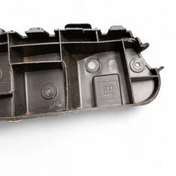 GUIA SUPORTE PARACHOQUE DIANTEIRO DIREITO SPIN 2013 A 2018