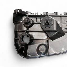 GUIA PARACHOQUE DIANTEIRO DIREITO HILUX / SW4 2016 A 2020