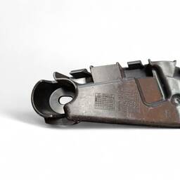 GUIA PARACHOQUE DIANTEIRO DIREITO AMAROK 2017 A 2024