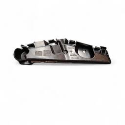 Guia Parachoque Dianteiro Direito Amarok 2017 a 2024