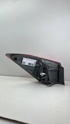 LANTERNA TRASEIRA DIREITA (DETALHE) COROLLA 2015 A 2018