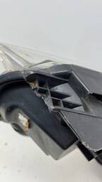 FAROL DIREITO STRADA 2021 A 2024 DETALHE