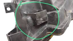 FAROL DIREITO ETIOS 2013 A 2021 MASC NEGRA AVARIA