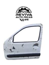 Porta Esquerda Kangoo 2000 2001 a 2018 (detalhe)