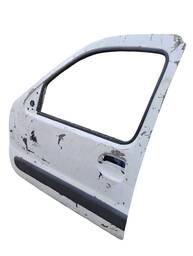 PORTA ESQUERDA KANGOO 2000 2001 A 2018 (DETALHE)