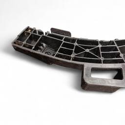 GUIA PARACHOQUE TRASEIRO DIREITO CERATO 2014 A 2019