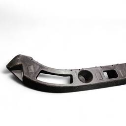 GUIA SUPORTE PARACHOQUE TRASEIRO DIREITO CRUZE 12/2016 SEDAN