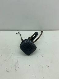 MAÇANETA TAMPA TRASEIRA (DETALHE) CLIO 2000 A 2016 