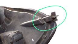 FAROL ESQUERDO SANDERO 2012 A 2014 MASC CINZA AVARIA 