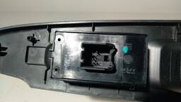 BOTÃO MOLDURA VIDRO TRASEIRO DIREITO S10 TRAILBLAZER 2017/25