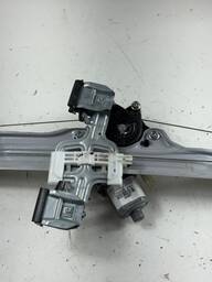 MÁQUINA DE VIDRO DIANTEIRA DIREITA TRACKER 2020 À 2024