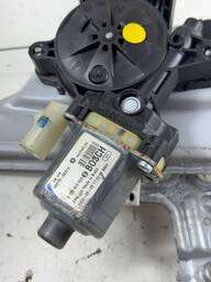 MÁQUINA DE VIDRO DIANTEIRA DIREITA TRACKER 2020 À 2024