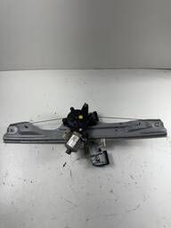 Máquina de Vidro Dianteira Direita Tracker 2020 À 2024