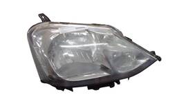 Farol Direito Etios 2013 a 2021 Carcaça Preta (DETALHE)