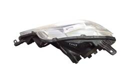 FAROL DIREITO ETIOS 2013 A 2021 CARCAÇA PRETA (DETALHE)