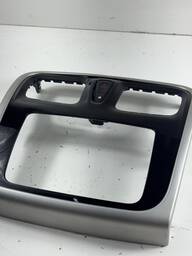 MOLDURA PAINEL CENTRAL LOGAN 2014 À 2018 IVC6123