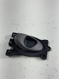 Maçaneta Int. Dianteira Traseira Direita Celta 2001 À 2006 