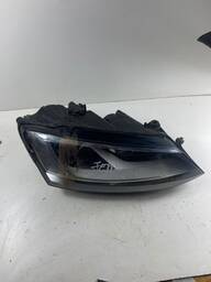 FAROL DIREITO JETTA 2011 2012 A 2018 S/ LED