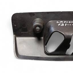 ACABAMENTO BATENTE PORTA MALAS RENAULT SANDERO 2015/2020