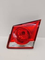 LANTERNA TAMPA PORTA-MALAS DIREITA CHEVROLET CRUZE 2011-2016