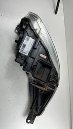 FAROL ESQUERDO SEM LED  FOCUS 2014 A 2019