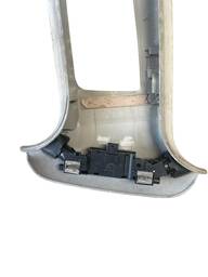 ACABAMENTO COLUNA CENTRAL DIREITA AUDI A3 2000/2006