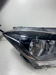 FAROL DIREITO KICKS 2017 A 2021 S/ LED