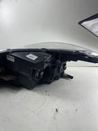 FAROL DIREITO KICKS 2017 A 2021 S/ LED