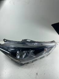 Farol Direito Kicks 2017 a 2021 S/ Led