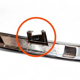 FRISO GRADE DIANTEIRA ESQUERDO COROLLA 15/17