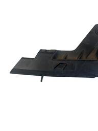 SUPORTE INFERIOR DO FAROL LADO ESQUERDO  CRUZE 2012 2013 201