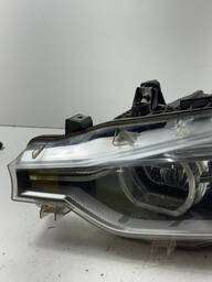 FAROL ESQUERDO BMW 320I 2013 À 2018 DETALHE