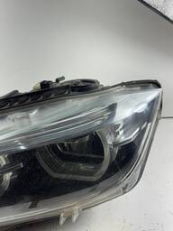 FAROL ESQUERDO BMW 320I 2013 À 2018 DETALHE