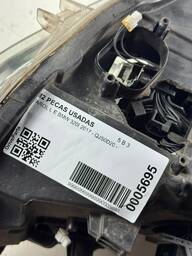 FAROL ESQUERDO BMW 320I 2013 À 2018 DETALHE