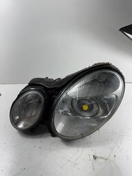 Farol Esquerdo Classe E W211 E350 2002 À 2009 DETALHE