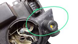 FAROL DIREITO GOLF 2008 A 2013 MASC NEGRA RECUPERADO 