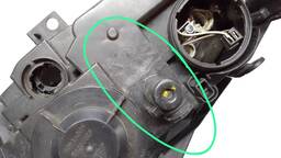 FAROL DIREITO GOLF 2008 A 2013 MASC NEGRA RECUPERADO 