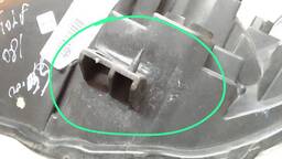 FAROL DIREITO GOLF 2008 A 2013 MASC NEGRA RECUPERADO 