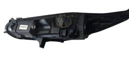 FAROL DIREITO NEW FIESTA 2014/2019 PISCA AMBAR DETALHE